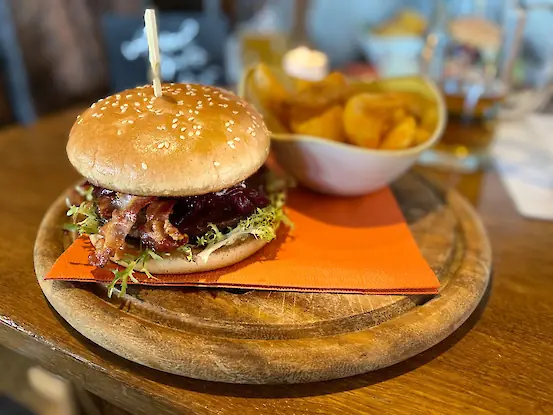 Leistung Restaurant "Zur Alten Münze": Genuss im historischen Ambiente der Burg Stargard